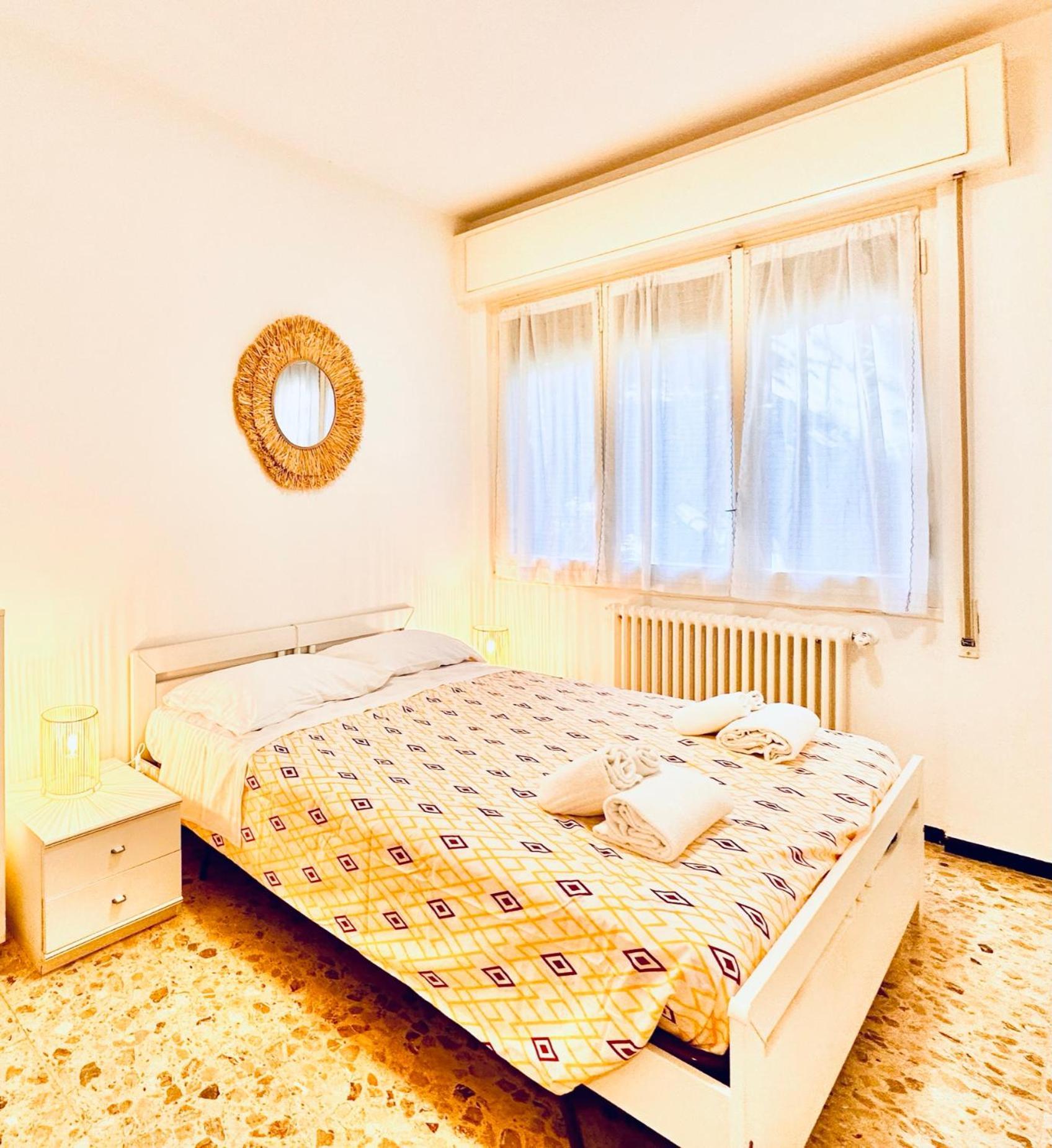 Hostdomus - Cozy Corner Near The Sea Lägenhet Finale Ligure Exteriör bild